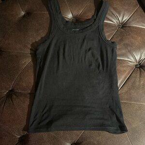 Easy standard small black tank top